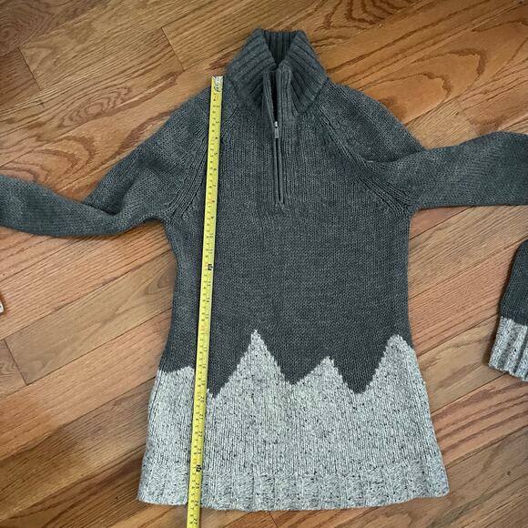 Horny Toad Gray and Cream Turtleneck Sweater - Picture 7 of 7